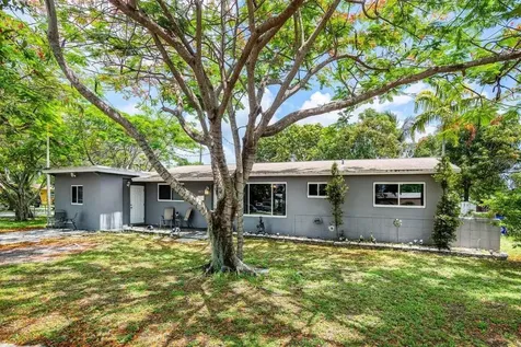 6631 SW 4th Street Pembroke Pines FL 33023