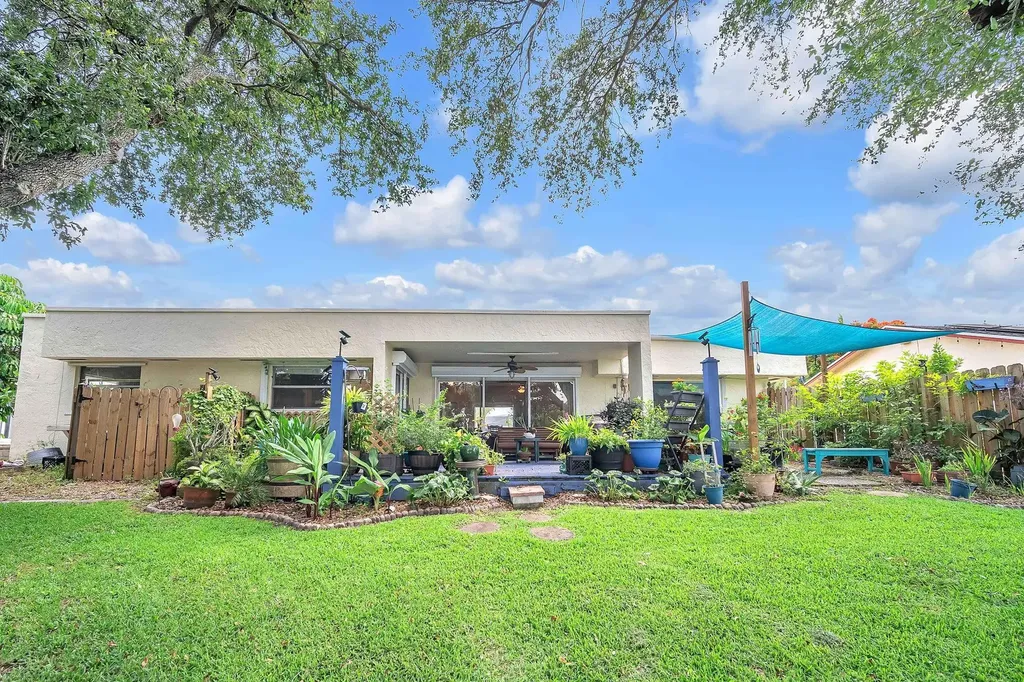 7460 SW 42nd Court Davie FL 33314