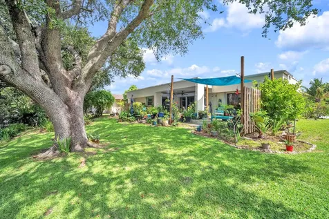 7460 SW 42nd Court Davie FL 33314