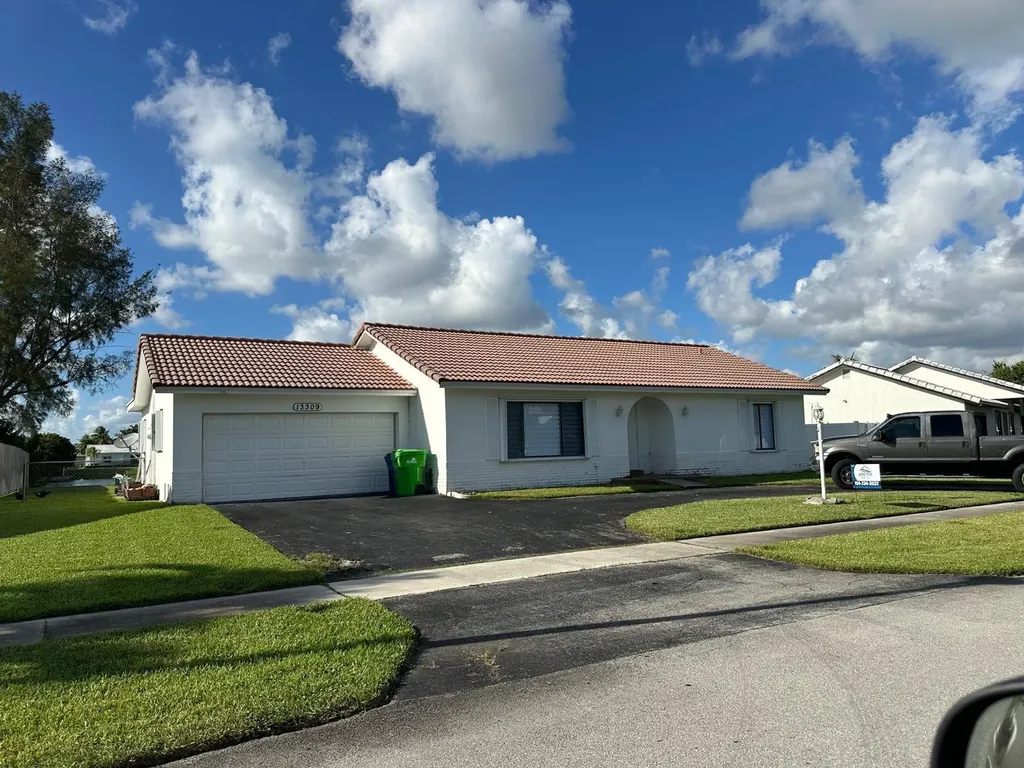 13309 NW 8th Court Sunrise FL 33325