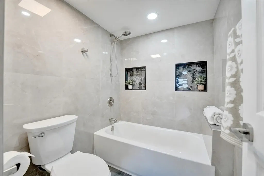 3200 Port Royale Drive N Fort Lauderdale FL 33308