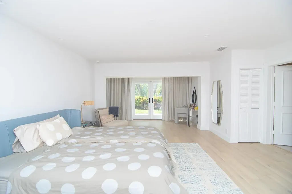 8208 Twin Lake Drive Boca Raton FL 33496