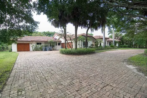 8208 Twin Lake Drive Boca Raton FL 33496