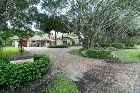 8208 Twin Lake Drive Boca Raton FL 33496
