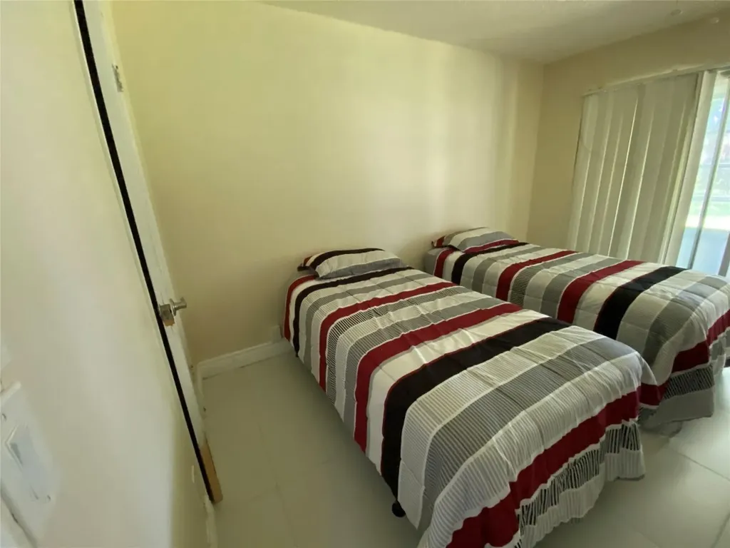 209 Ventnor M Deerfield Beach FL 33442