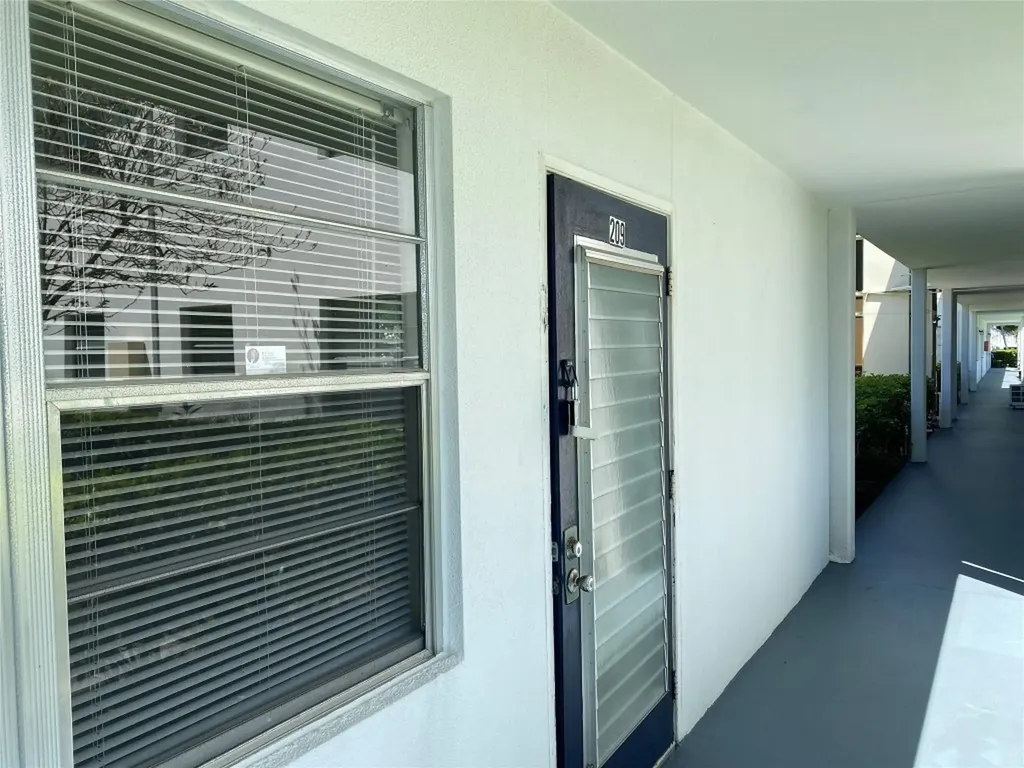 209 Ventnor M Deerfield Beach FL 33442