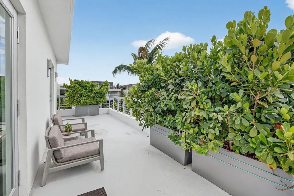 2401 N Atlantic Boulevard Fort Lauderdale FL 33305