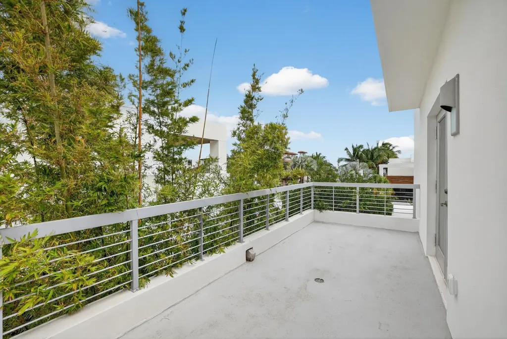 2401 N Atlantic Boulevard Fort Lauderdale FL 33305
