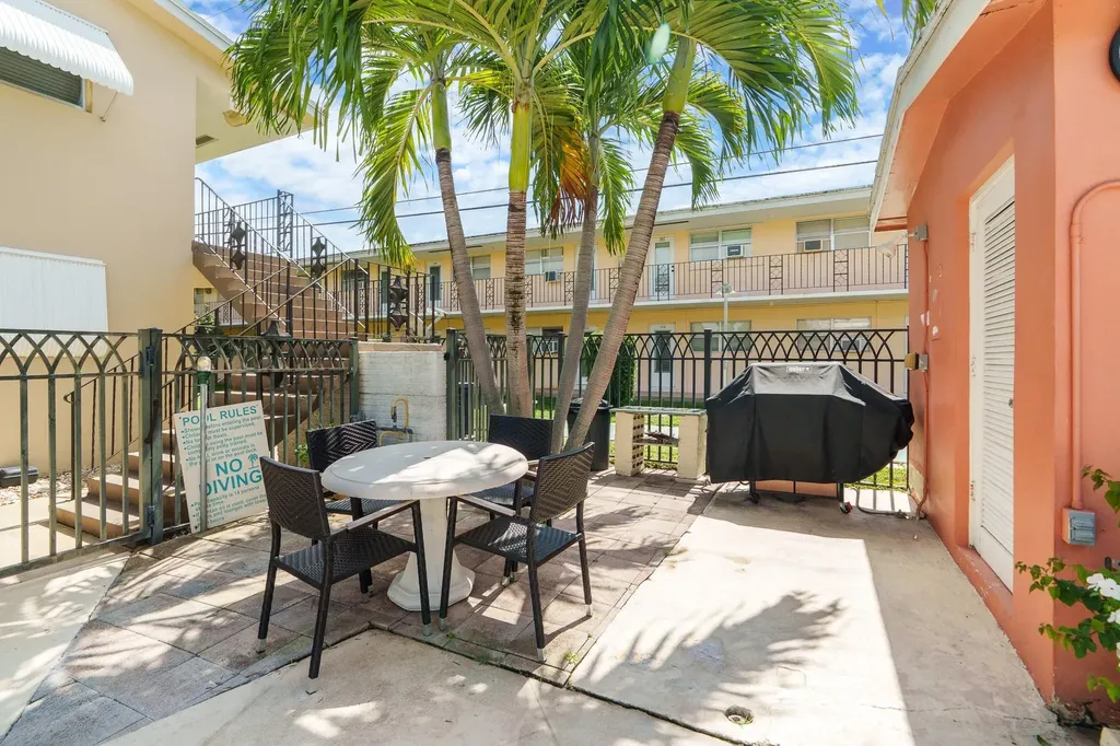 2106 NE 56th Court Fort Lauderdale FL 33308