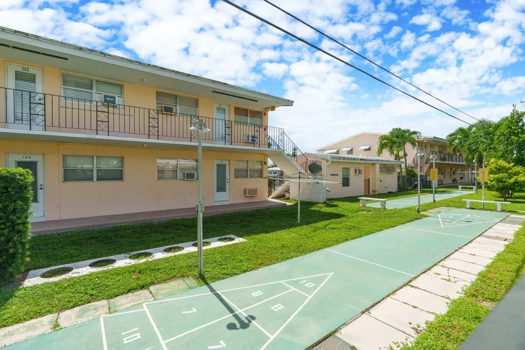 2106 NE 56th Court Fort Lauderdale FL 33308
