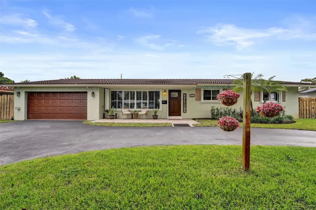 5541 SW 2nd Court Plantation FL 33317