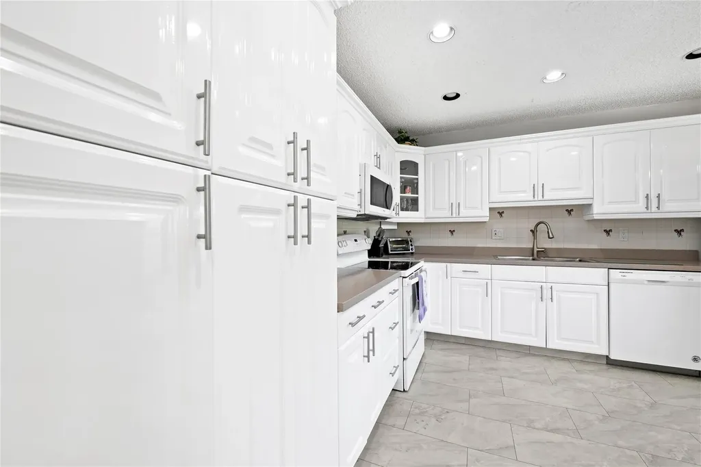 1621 NW 20th Avenue Delray Beach FL 33445