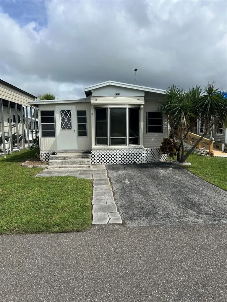10 Shell Road Okeechobee FL 34974