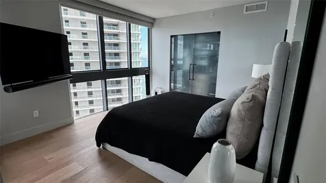 650 NE 32nd Street Miami FL 33137