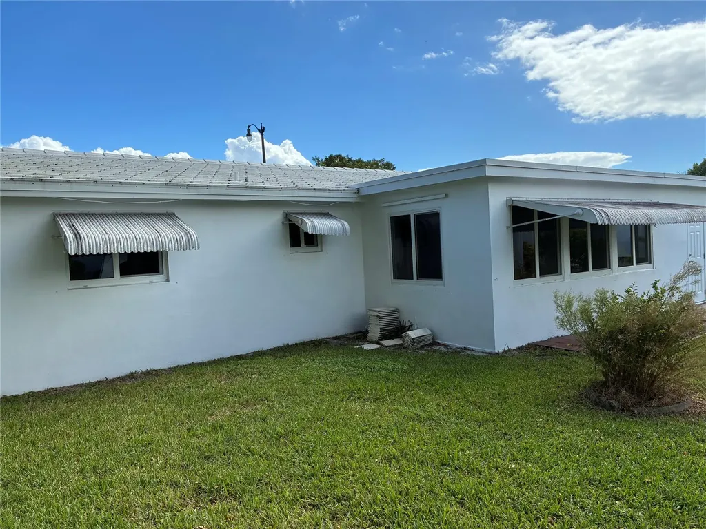 3021 E Golf Boulevard Pompano Beach FL 33064