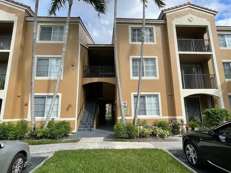 8010 N Nob Hill Road Tamarac FL 33321