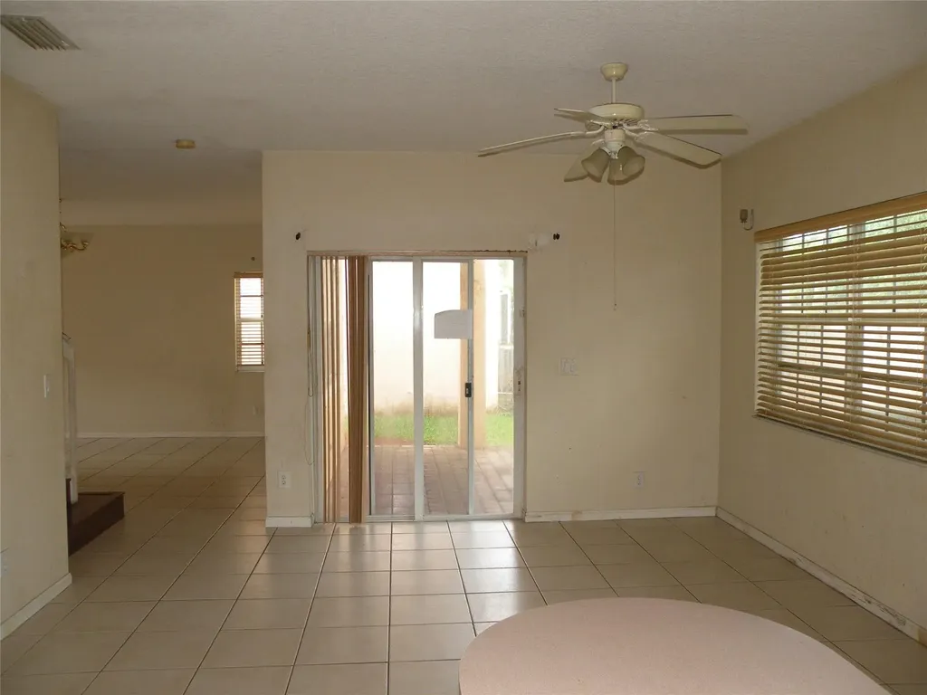958 NW 127th Avenue Coral Springs FL 33071