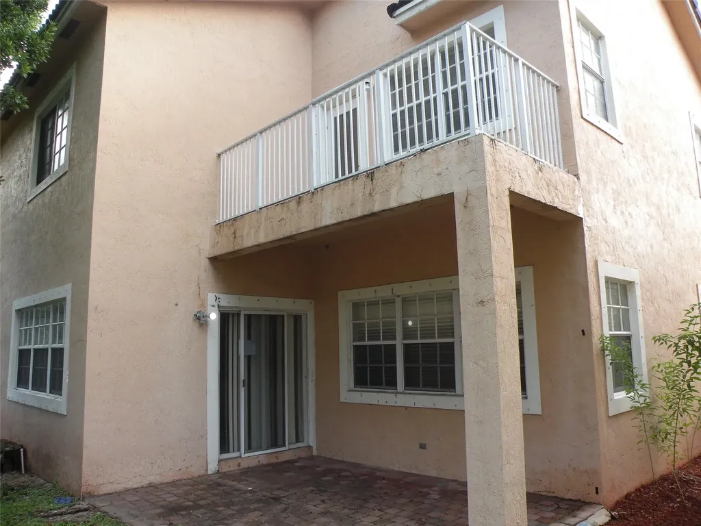 958 NW 127th Avenue Coral Springs FL 33071