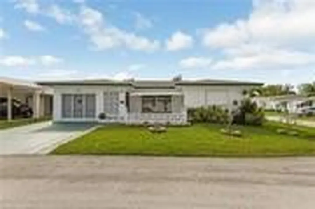 8610 NW 57th Place Tamarac FL 33321