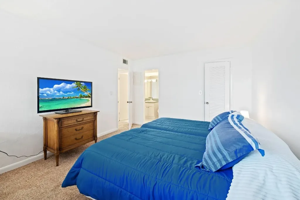 1050 Hillsboro Mile Hillsboro Beach FL 33062