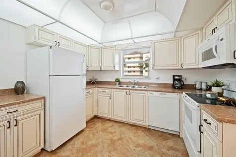 1050 Hillsboro Mile Hillsboro Beach FL 33062