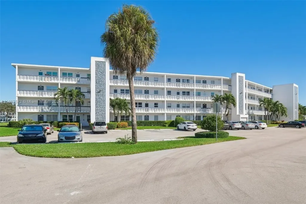 3014 Oakridge A Deerfield Beach FL 33442