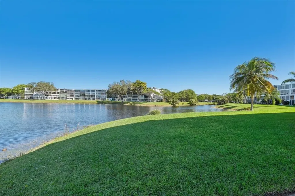 3014 Oakridge A Deerfield Beach FL 33442