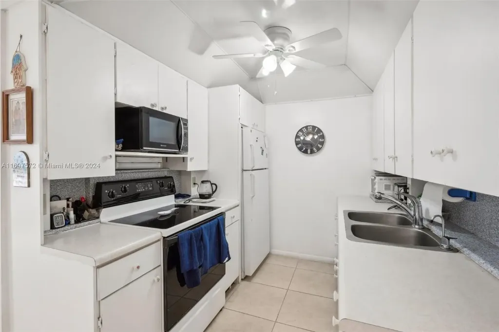 3014 Oakridge A Deerfield Beach FL 33442