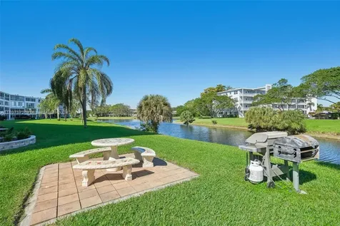 3014 Oakridge A Deerfield Beach FL 33442