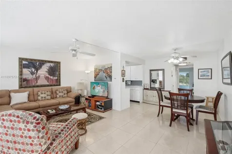 3014 Oakridge A Deerfield Beach FL 33442