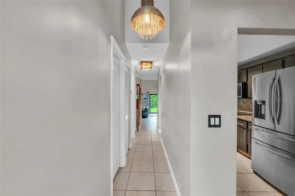 4165 S Pine Island Road Davie FL 33328