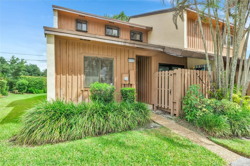 4165 S Pine Island Road Davie FL 33328
