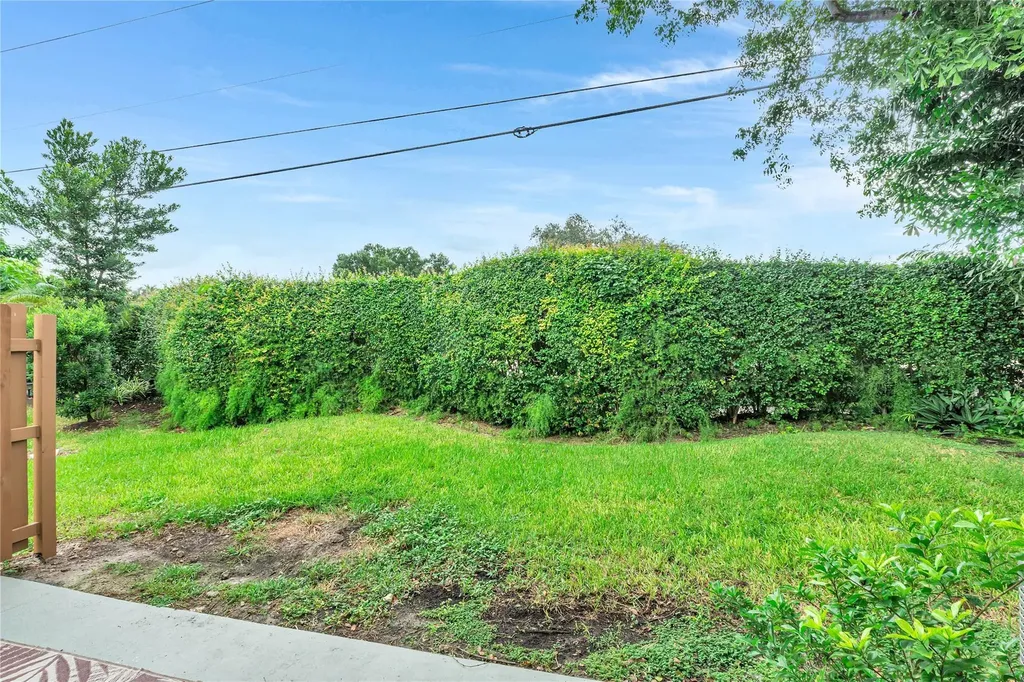4165 S Pine Island Road Davie FL 33328