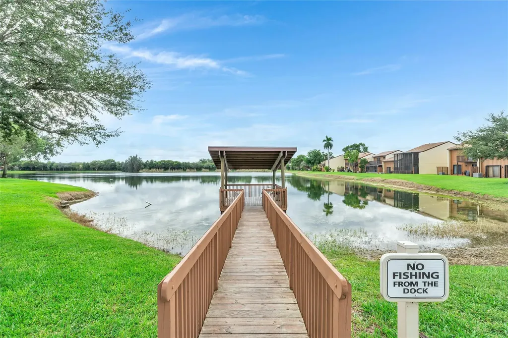 4165 S Pine Island Road Davie FL 33328