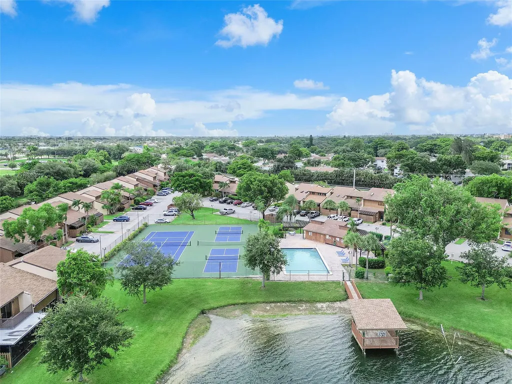 4165 S Pine Island Road Davie FL 33328