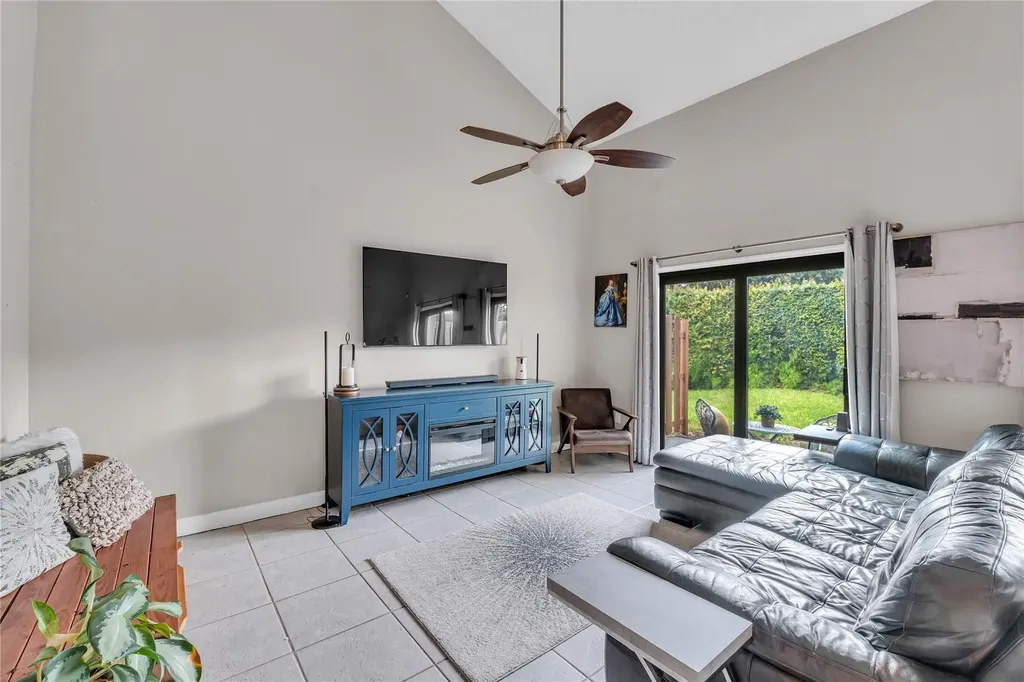 4165 S Pine Island Road Davie FL 33328