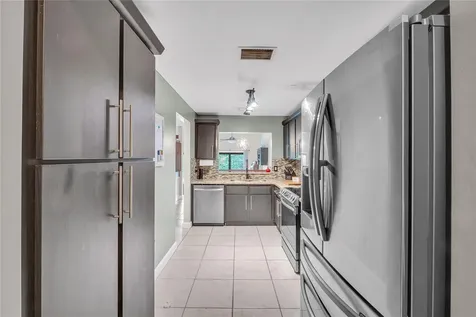 4165 S Pine Island Road Davie FL 33328