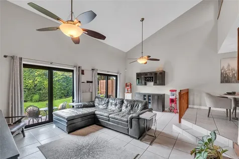 4165 S Pine Island Road Davie FL 33328