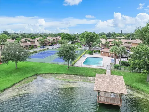 4165 S Pine Island Road Davie FL 33328