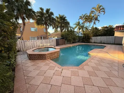 322 SW 193rd Avenue Pembroke Pines FL 33029