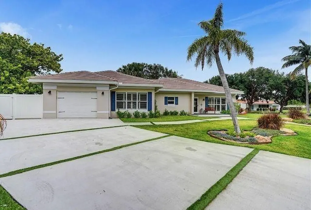 2622 NE 27th Avenue Lighthouse Point FL 33064