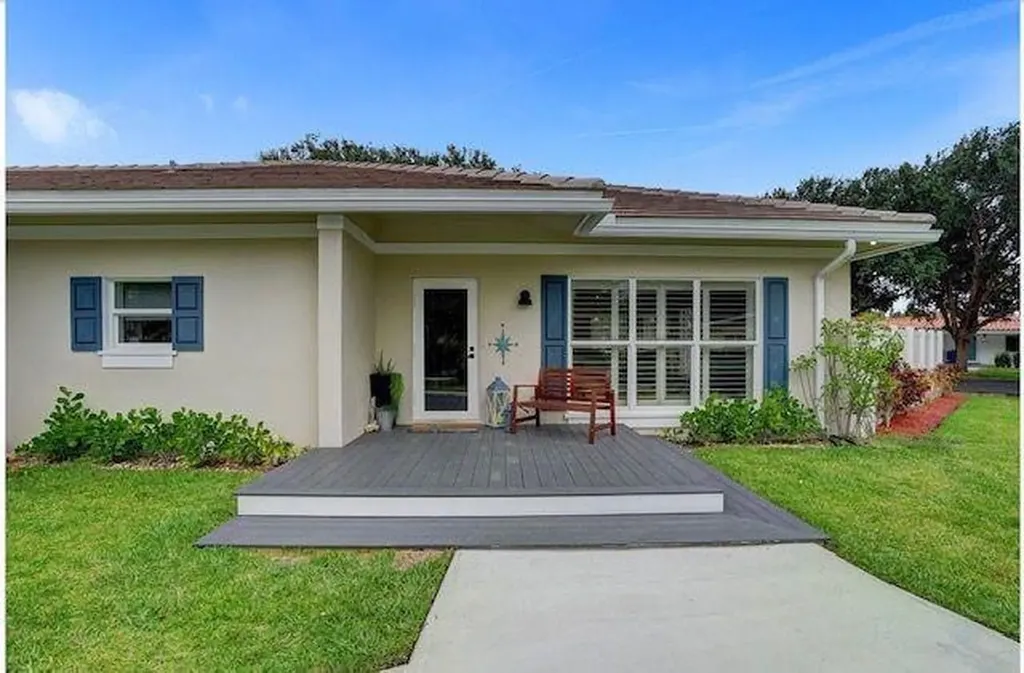2622 NE 27th Avenue Lighthouse Point FL 33064