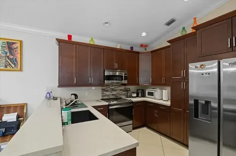 7631 NW 87th Terrace Tamarac FL 33321