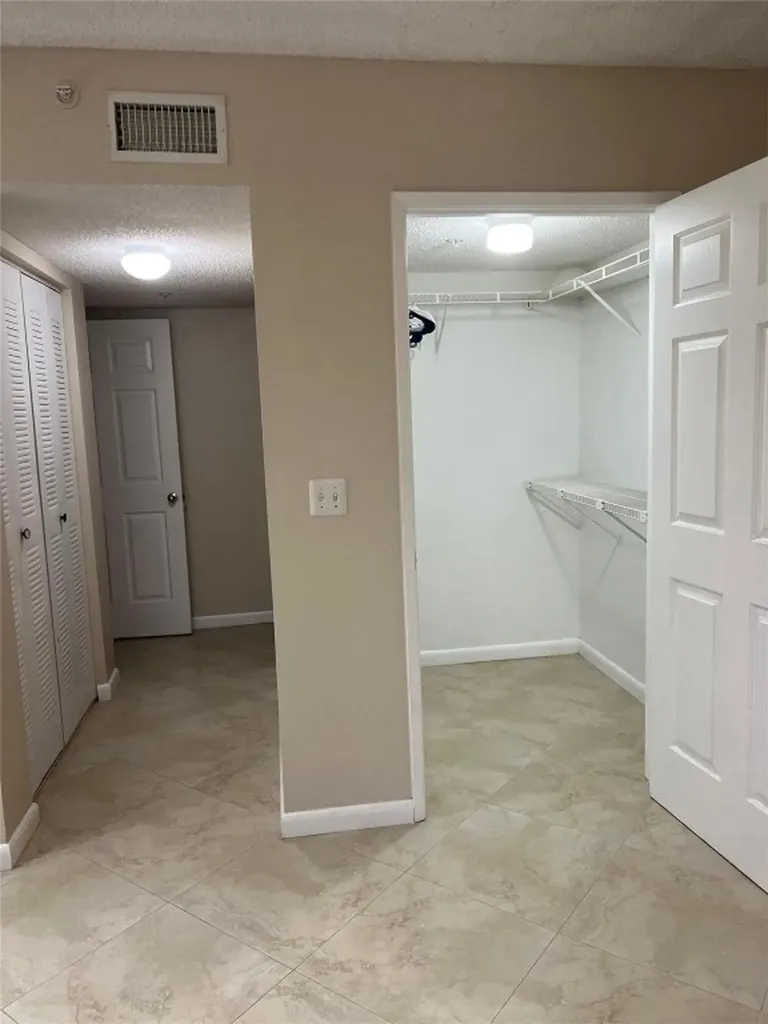 2600 S University Drive Davie FL 33328