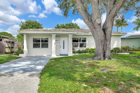 261 NE 45th Street Oakland Park FL 33334