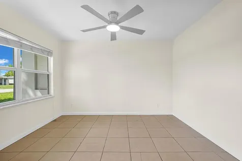261 NE 45th Street Oakland Park FL 33334