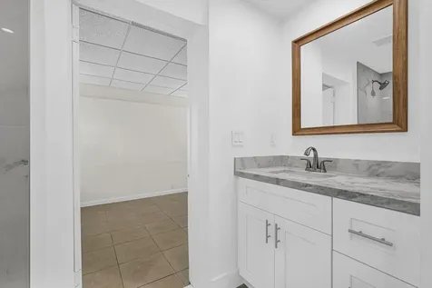 261 NE 45th Street Oakland Park FL 33334