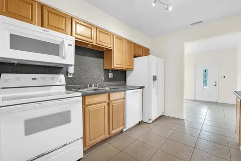 261 NE 45th Street Oakland Park FL 33334