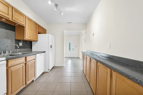 261 NE 45th Street Oakland Park FL 33334