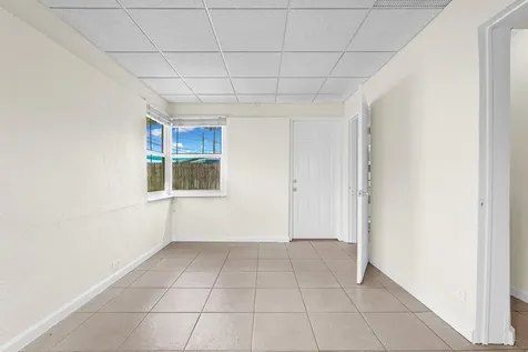 261 NE 45th Street Oakland Park FL 33334